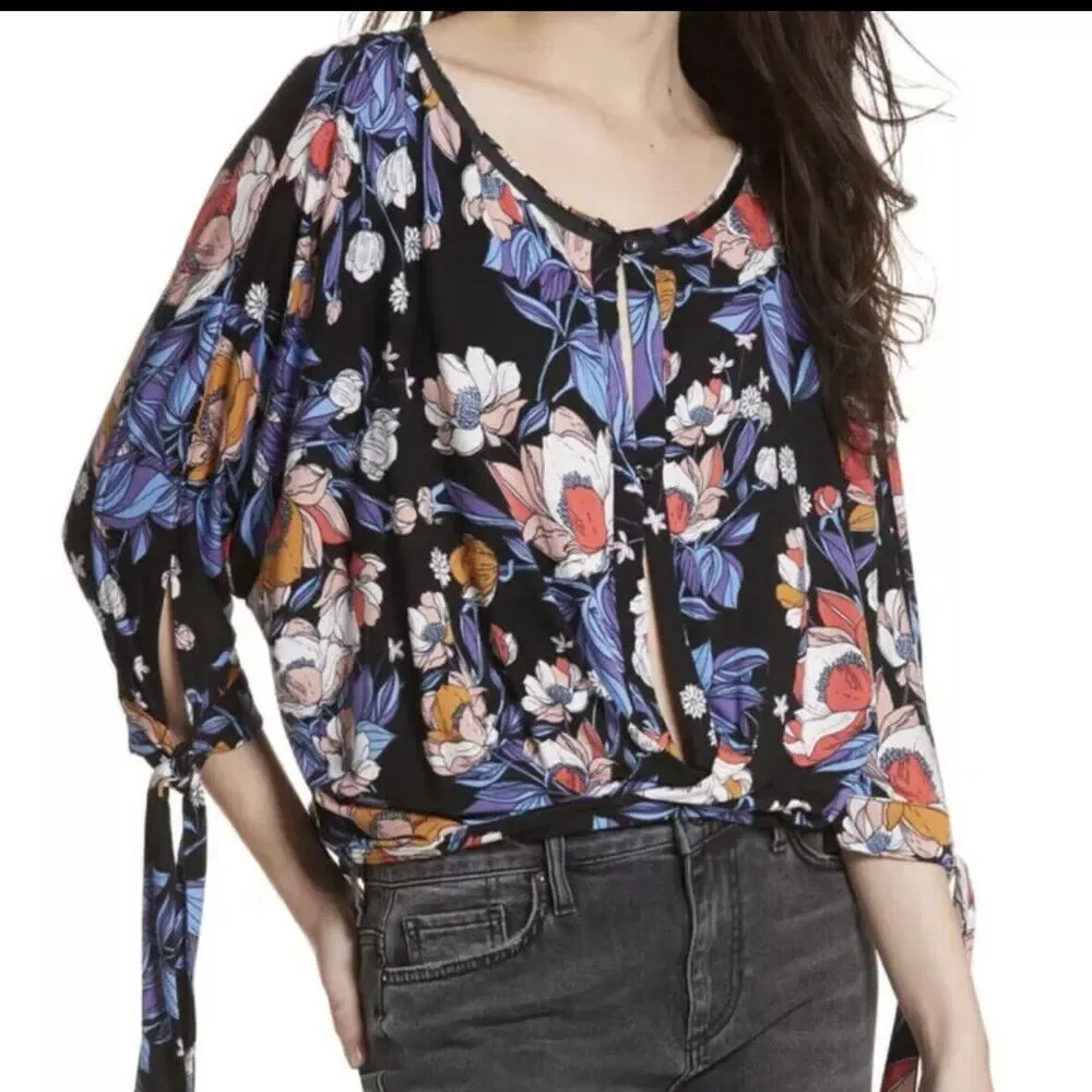 Free People Keepin On Tee Blouse Knit Floral Top Small